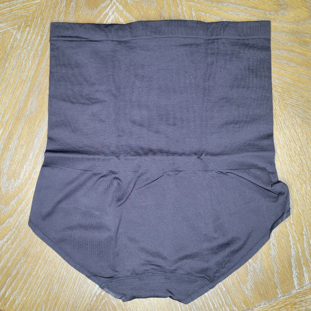 Jockey Essentials Seamfree Slimming‎ High Waist Brief - Picture 2 of 5